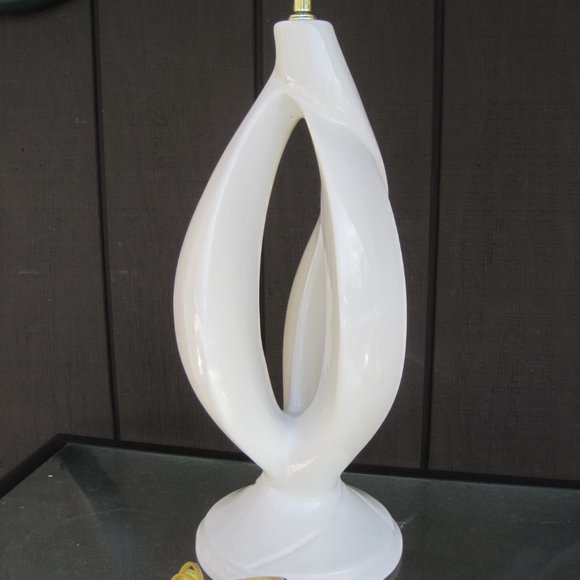 Rare Vintage 1960's White Ceramic Helix Table Lamp - Picture 4 of 7